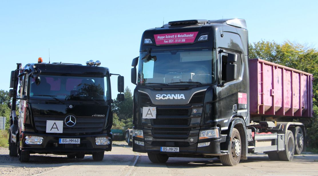 Zwei LKW  - Mierko Hoppe Schrott und Metallhandel